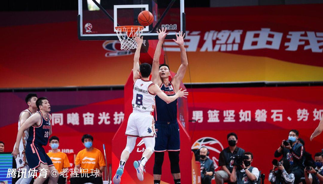 最终全场比赛结束，那不勒斯0-4弗洛西诺内，无缘八强。